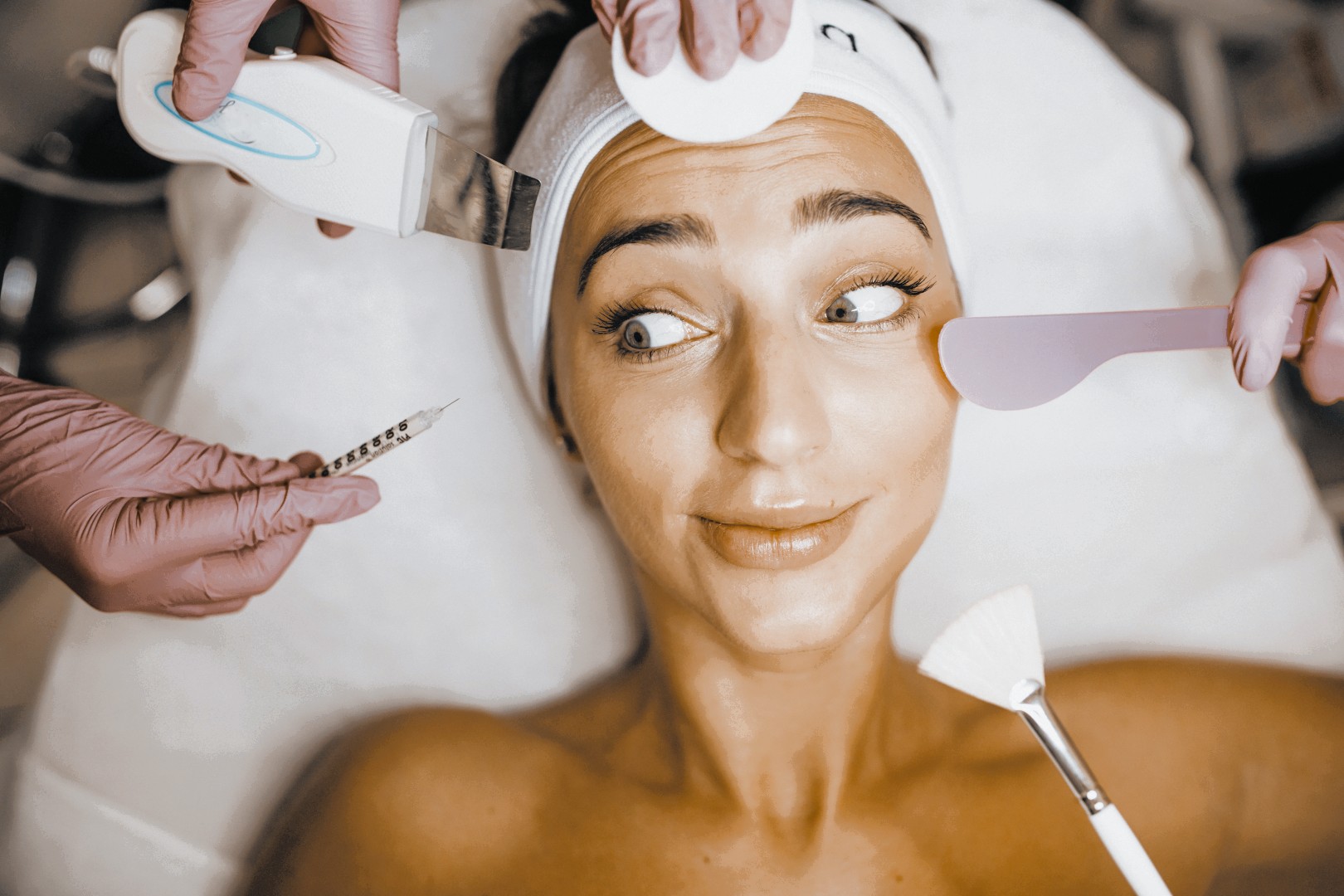 Rechtssichere Microneedling-Behandlung bei Vitalaser Hannover professionelle Hautbehandlung Frau